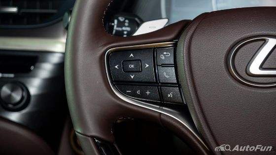 Lexus ES 2019 Interior 006