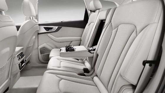 Audi Q7 2019 Interior 006