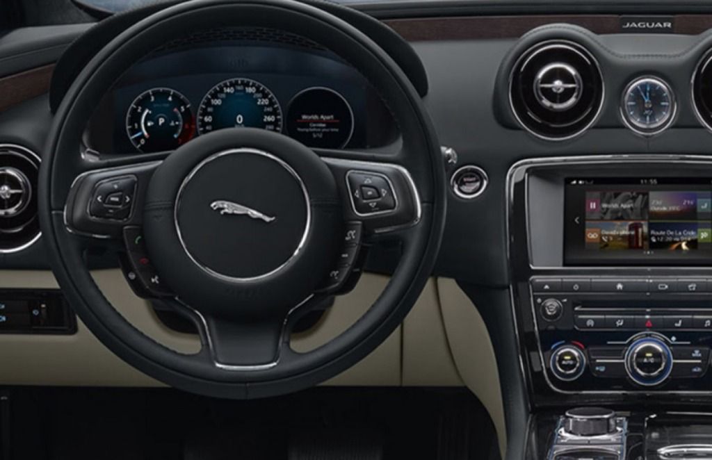 Jaguar XJ 2019 Interior 001