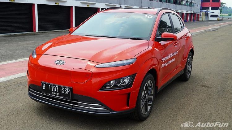 Test Drive Singkat Hyundai KONA Electric, SUV Listrik Harian Super Gesit