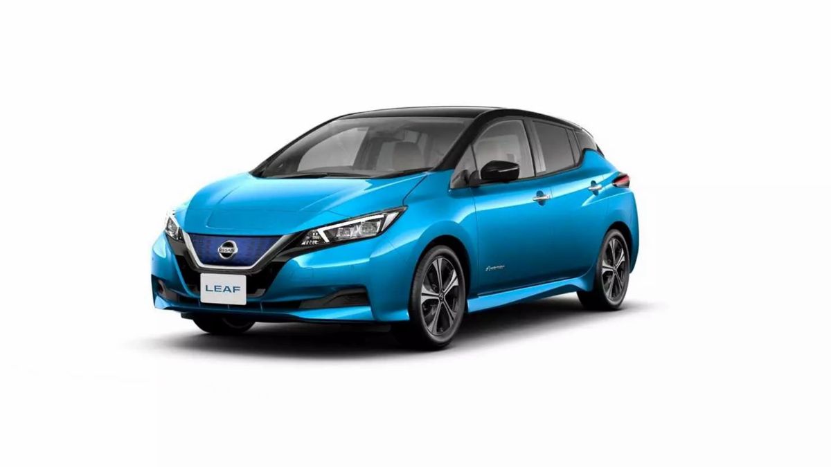 Nissan Leaf Night Blue with Black Roof