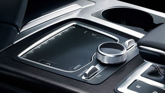 Audi Q7 2019 Interior 003